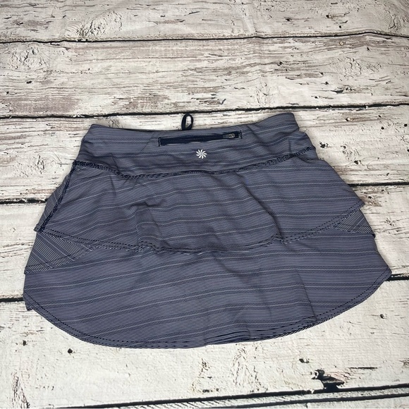 Athleta Dot/Striped Tiered Skort Size M - Picture 9 of 9